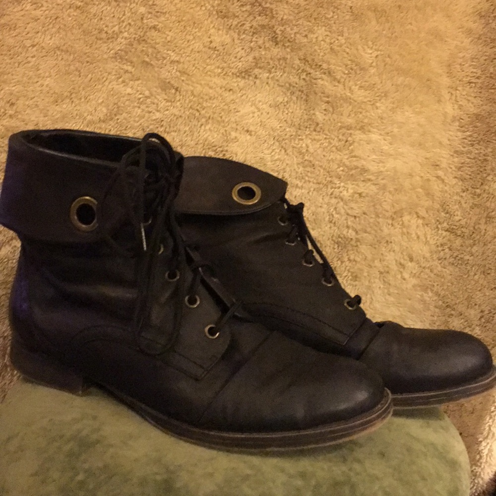 Nine West Lace Up Witches Boots Size 9 1/2